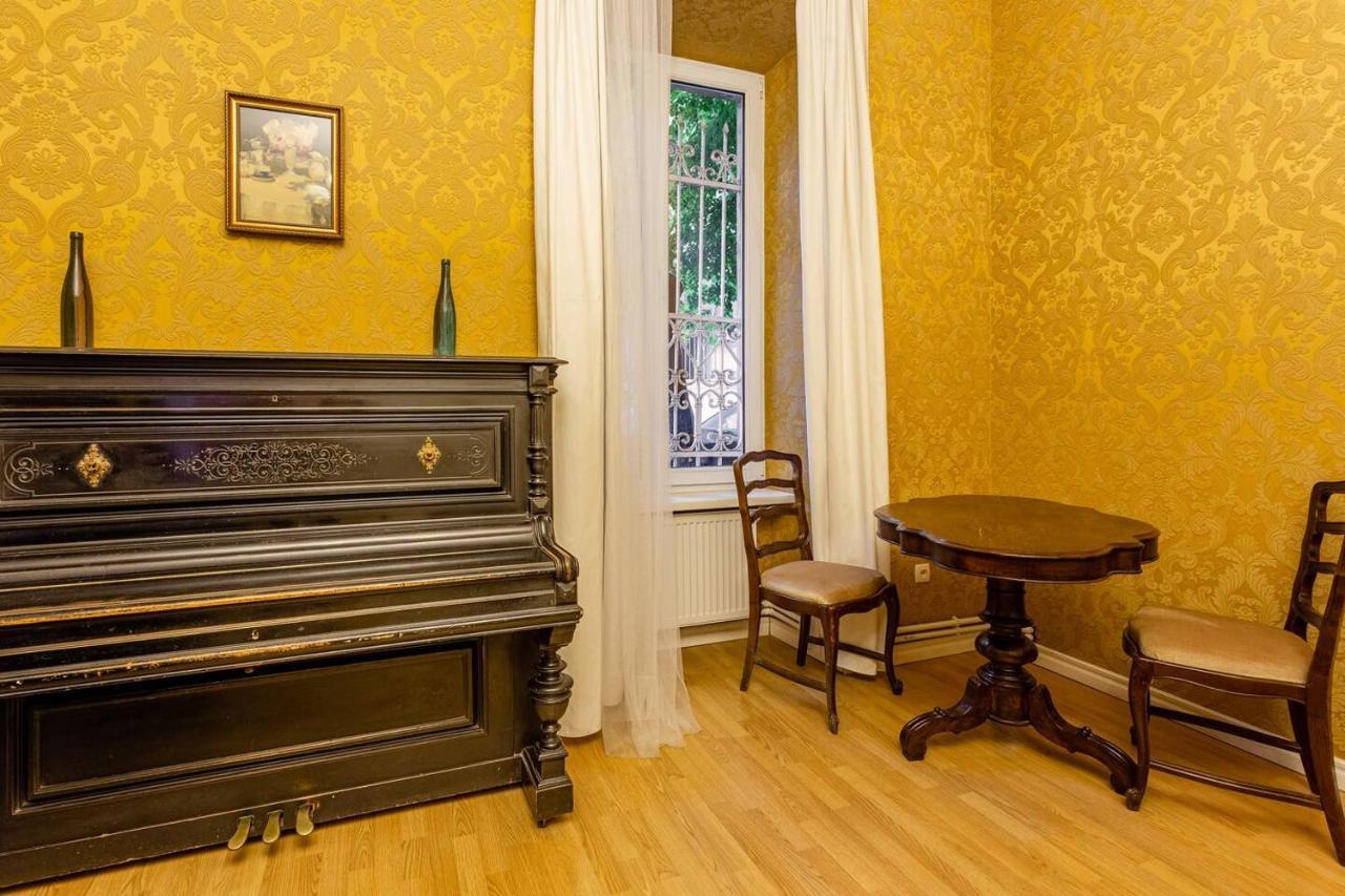 Old Piano Apartment Tbilisi Exteriér fotografie
